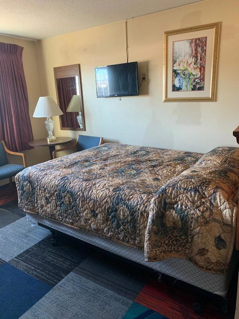 Best Budget Inn - Renee 9