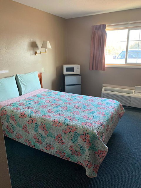 Best Budget Inn - Renee 0