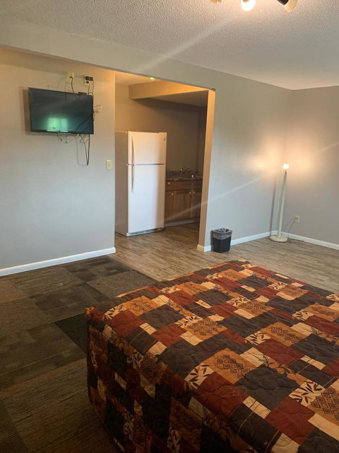 Best Budget Inn - Renee 8