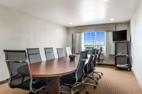 Sleep Inn North Liberty/Coralville - Renee 39