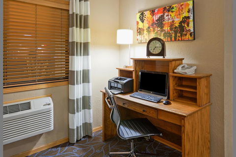 AmericInn By Wyndham Clear Lake - Renee 28