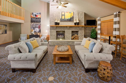 AmericInn By Wyndham Clear Lake - Renee 25