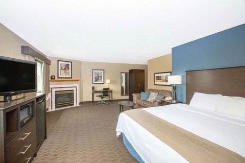 AmericInn By Wyndham Clear Lake - Renee 34