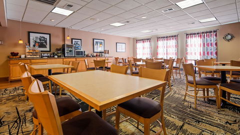 Best Western Holiday Lodge - Renee 20