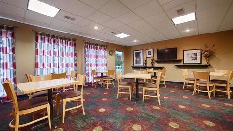 Best Western Holiday Lodge - Renee 25