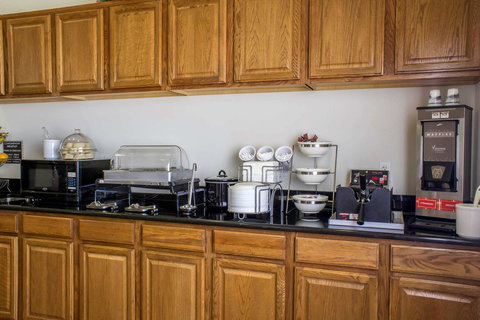 Sleep Inn & Suites Charles City - Renee 31