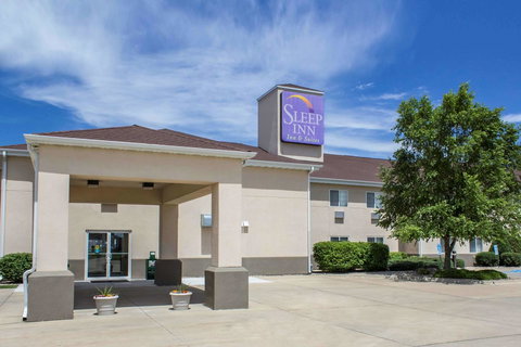 Sleep Inn & Suites Charles City - Renee 15