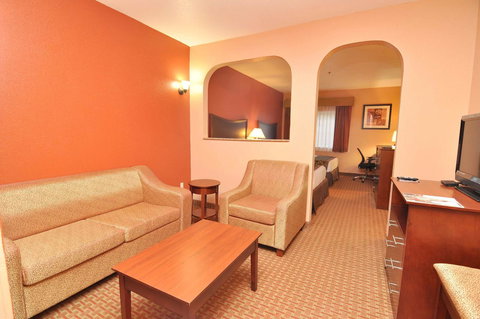 Best Western Topeka Inn & Suites - Renee 6