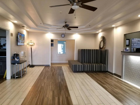 Best Western Topeka Inn & Suites - Renee 3