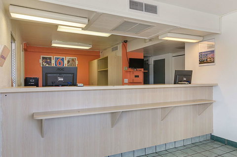 Motel 6 Topeka Northwest - Renee 7