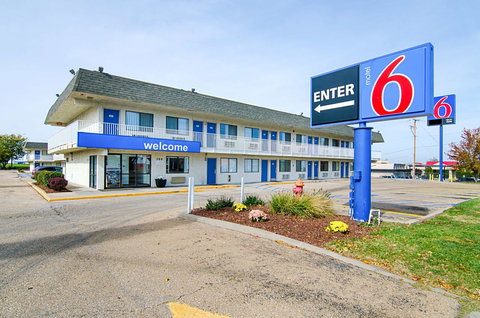 Motel 6 Topeka Northwest - Renee 40
