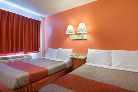 Motel 6 Topeka Northwest - Renee 11