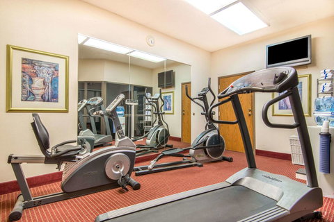 Baymont By Wyndham Topeka - Renee 5