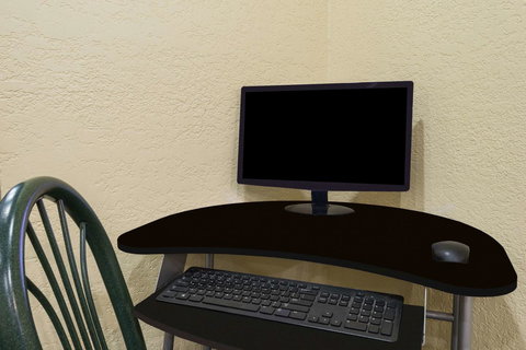 Super 8 By Wyndham Topeka/Wanamaker RD/I-70 - Renee 14