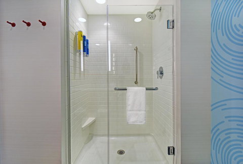 Tru By Hilton Portland Airport Area Me - Renee 29