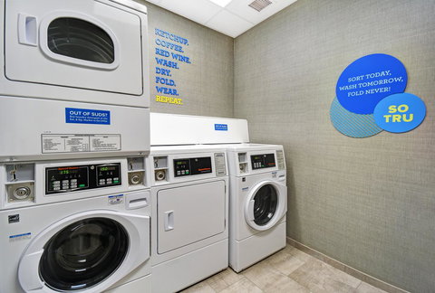 Tru By Hilton Portland Airport Area Me - Renee 16