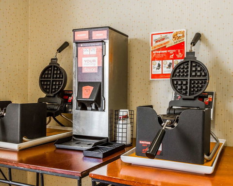 Comfort Inn Airport - Renee 9