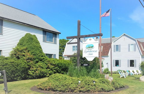 The Lighthouse Inn & Carriage House - Renee 5