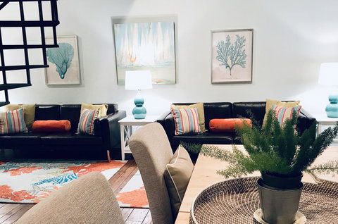 The Lighthouse Inn & Carriage House - Renee 23