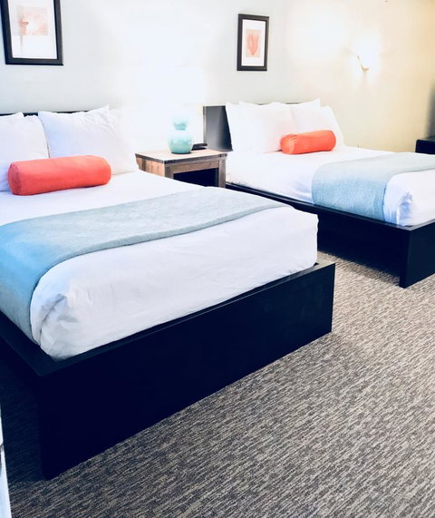 The Lighthouse Inn & Carriage House - Renee 15