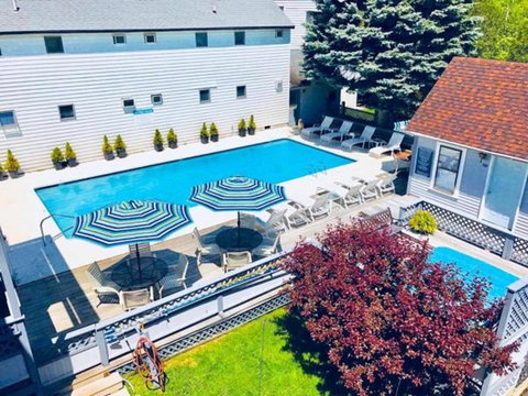 The Lighthouse Inn & Carriage House - Renee 3