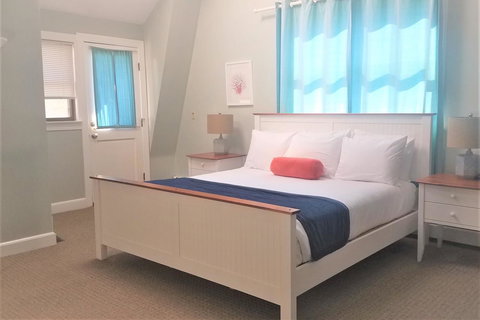 The Lighthouse Inn & Carriage House - Renee 10
