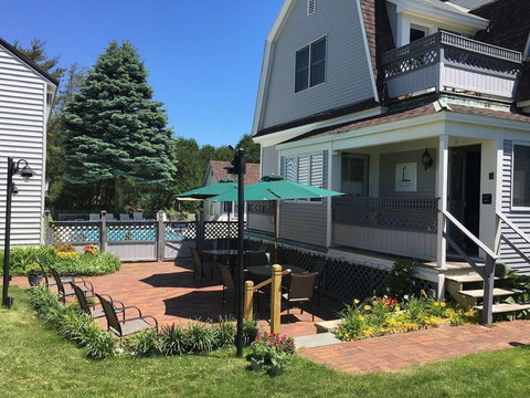 The Lighthouse Inn & Carriage House - Renee 21