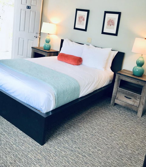 The Lighthouse Inn & Carriage House - Renee 36