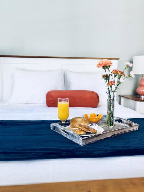 The Lighthouse Inn & Carriage House - Renee 34