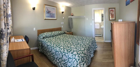 Admiral Motel - Renee 20