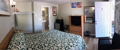 Admiral Motel - Renee 19