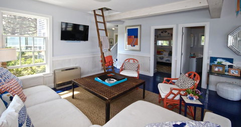 Water`s Edge - Renee 7