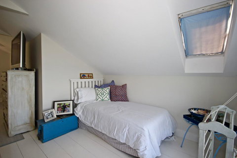 Water`s Edge - Renee 18