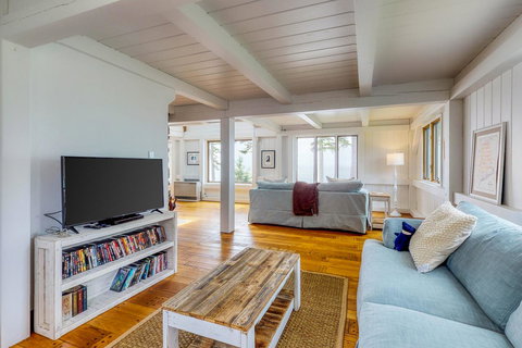 The Seaward - Renee 5