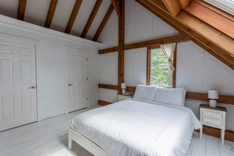 The Seaward - Renee 14