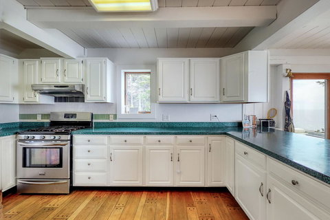 The Seaward - Renee 12