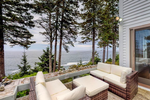 The Seaward - Renee 23