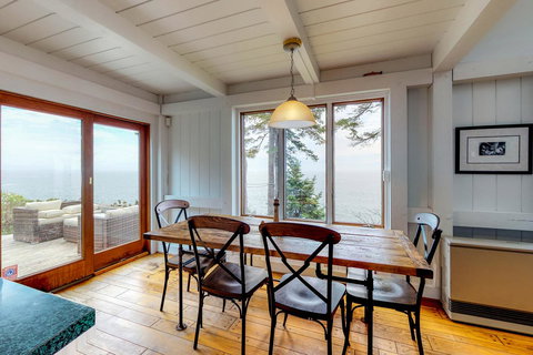 The Seaward - Renee 9