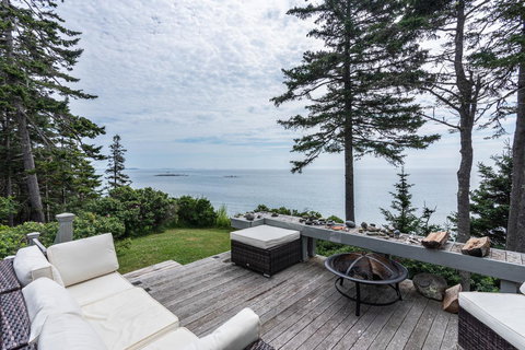 The Seaward - Renee 0