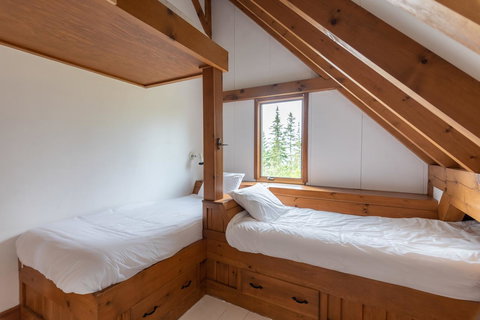 The Seaward - Renee 20