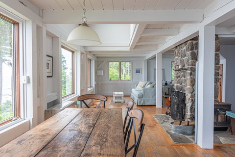 The Seaward - Renee 10