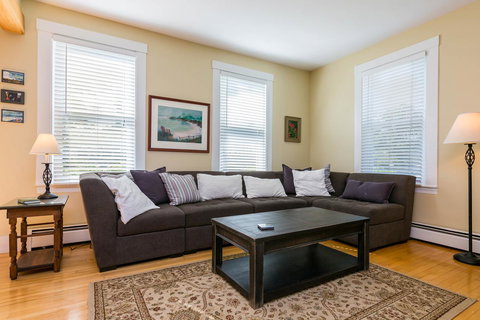 Jordan's Beach House - Renee 5