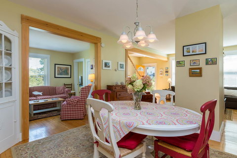 Jordan's Beach House - Renee 3