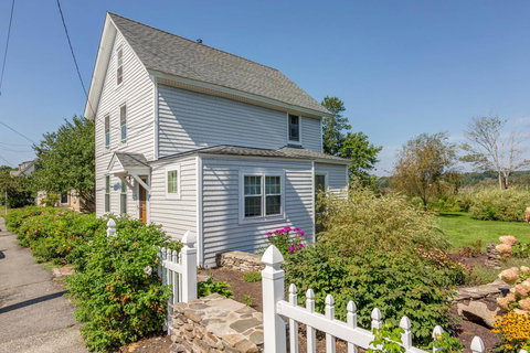 Jordan's Beach House - Renee 0