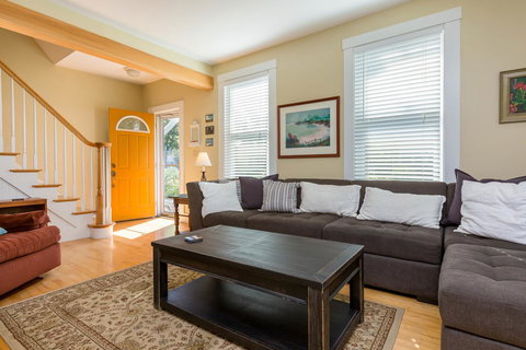 Jordan's Beach House - Renee 6