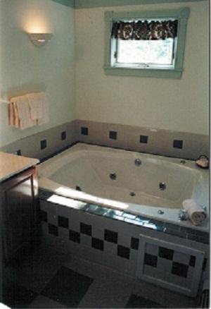 Maple Hill Farm Inn - Internet Find 35