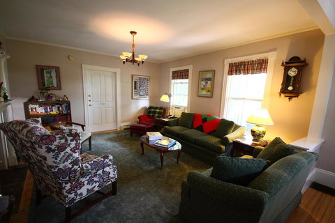 Maple Hill Farm Inn - Internet Find 33