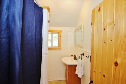 Settler`s Cottage - Renee 6