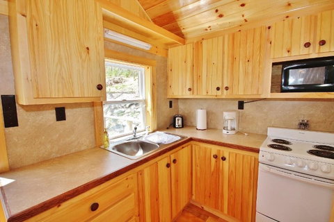 Settler`s Cottage - Renee 4