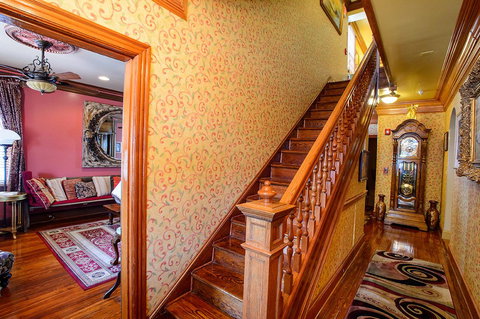 Academy Bed & Breakfast - Internet Find 22